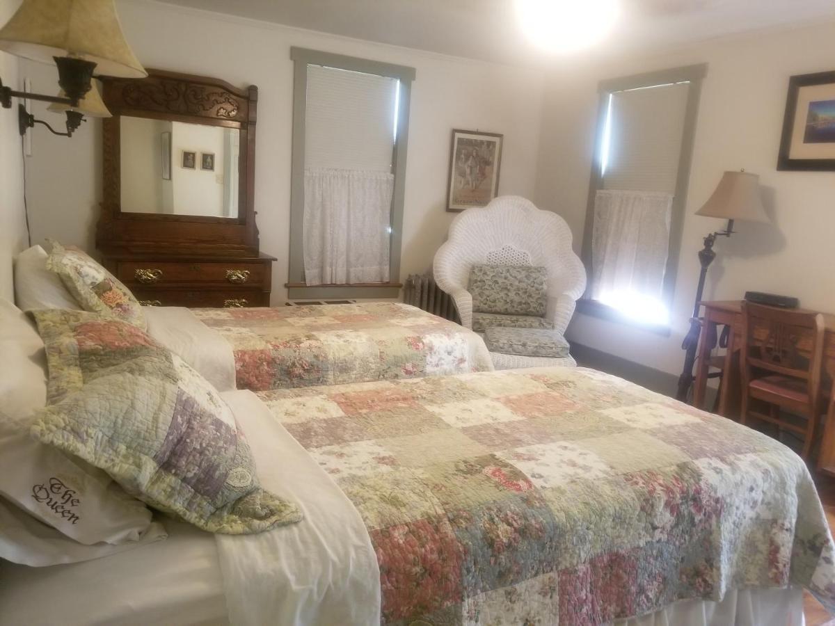 The Queen, A Victorian Bed & Breakfast Bellefonte Exterior foto