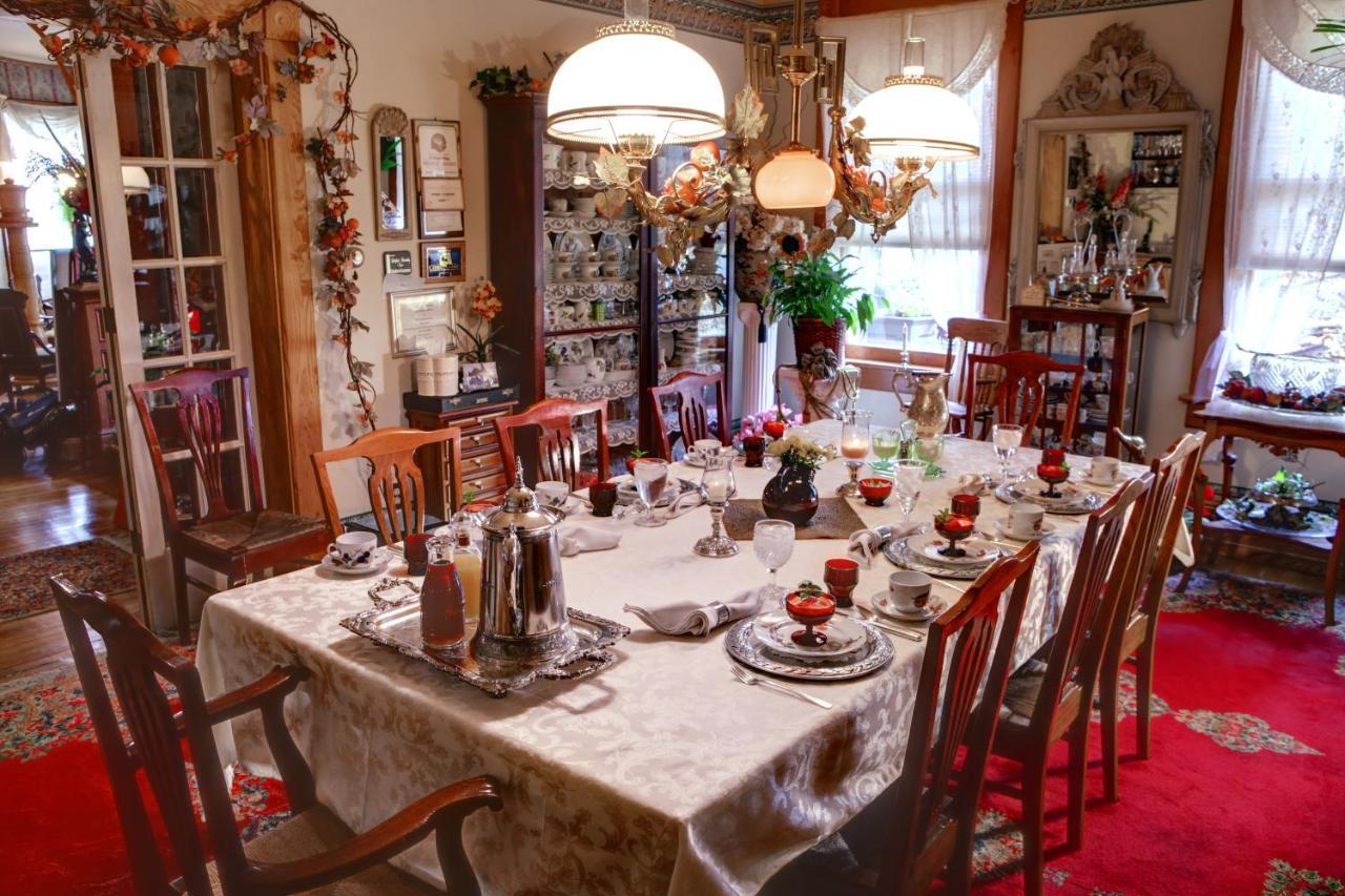 The Queen, A Victorian Bed & Breakfast Bellefonte Exterior foto